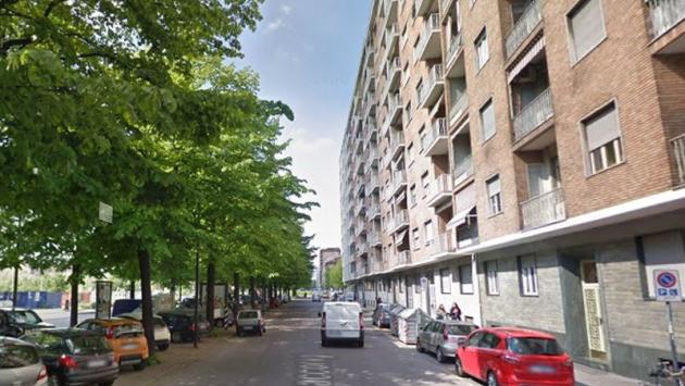 Torino, uccide la madre e si suicida gettandosi dal nono piano