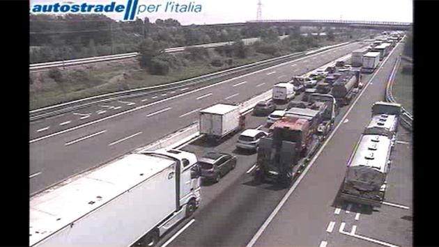Incidente e coda in autostrada: 11 km fra Piacenza e Fidenza