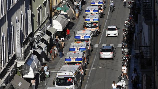 Ora è  un video il  corteo  di 30 ambulanze per ricordare le vittime del Covid - Video 