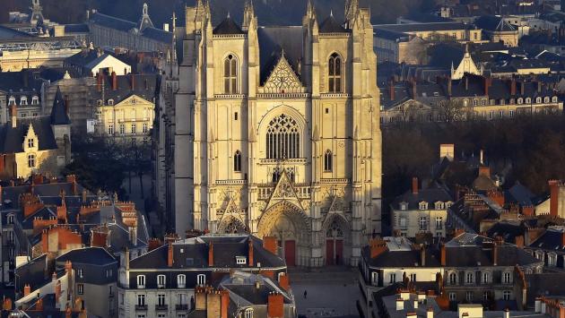 Vasto incendio nella cattedrale di Nantes