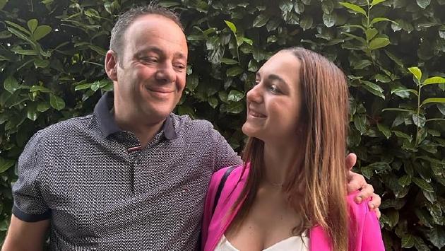 Padre e figlia, maturità per due: si sono diplomati a tre giorni di distanza in due scuole vicine