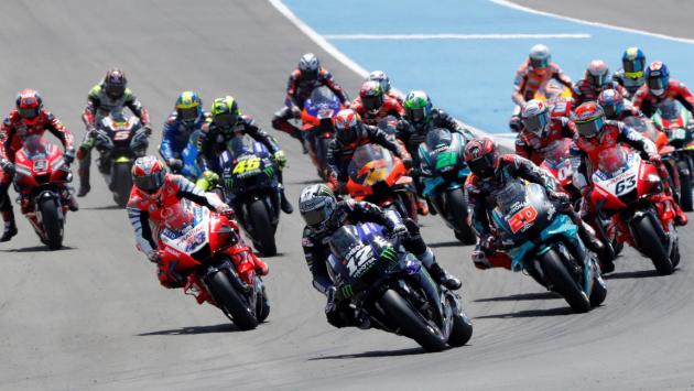 Spagna, brutta caduta per Marquez. Vince Quartararo, terzo Dovizioso - Video 