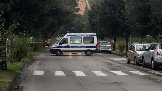 Taglia le gomme alle auto in sosta: individuato