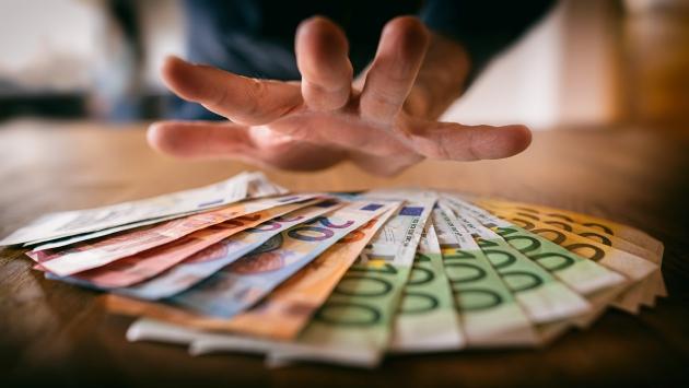Fa sparire 127mila euro dai conti dell'azienda: impiegata condannata