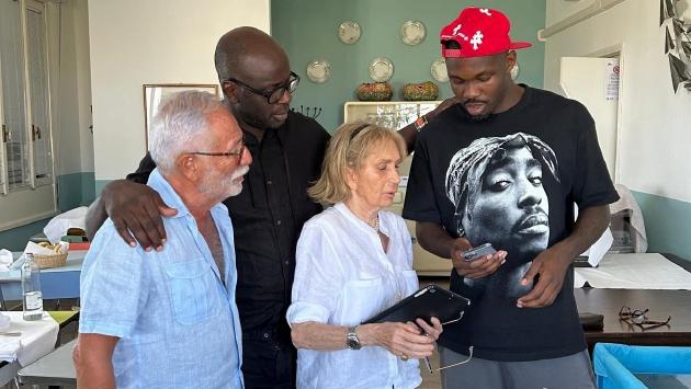 Marcus Thuram riabbraccia «tata» Mirella