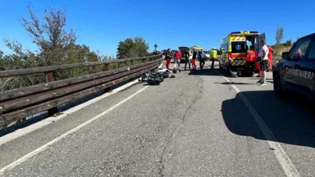 Schianto sulla Cisa, muore un 22enne: lo strazio della madre e l'incredulità degli amici
