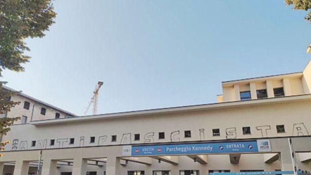 La dipendente comunale «applaude» i graffitari Bocchi e Russo: «Inaccettabile, giustifica l'inciviltà»