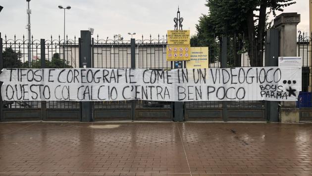 La protesta dei  Boys che compiono 43 anni 