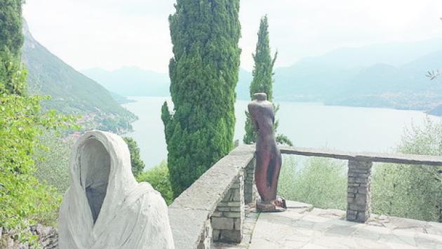 Nel castello di  Teodolinda regna Artù. Quello con le ali