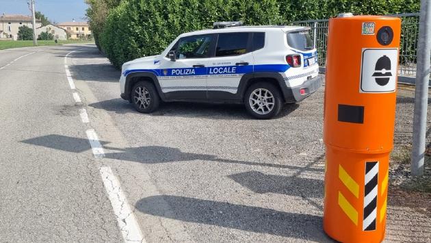 Multe salate a chi lampeggia per avvisare che c'è un autovelox