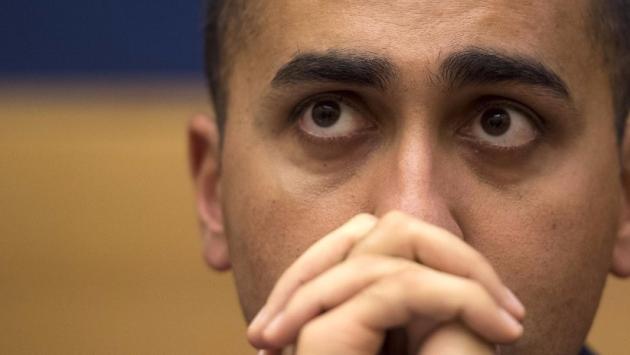 Di Maio: "Chiediamo agli italiani di lasciare l'Ucraina"