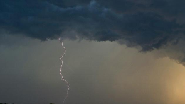 In arrivo temporali spezza-afa (grandine nel Medesanese). Ma weekend soleggiato 