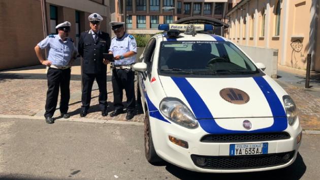 Senza patente e con l'auto sotto sequestro: 8mila euro di multa