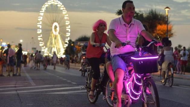 Il sindaco di Riccione:  "La Notte Rosa  va cancellata"