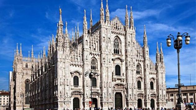 Prende in ostaggio una guardia giurata al Duomo di Milano, arrestato