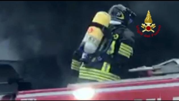 Incendio al tetto dello stabile adibito al controllo del comprensorio di Cerreto Laghi