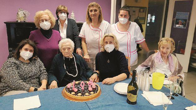 Gli splendidi 106 anni di Rosa Il segreto? «Lavorare molto»
