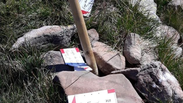 Vandali e rifiuti in montagna, il Cai: «A rischio anche la sicurezza»