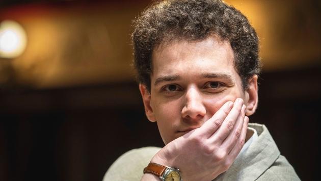 Diego Ceretta, 27 anni, dirigerà «Il barbiere» al Regio: «Nel mio mestiere “si ruba” ai maestri»