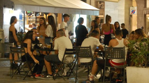 Mascherina by night? Per i giovani «anche no»