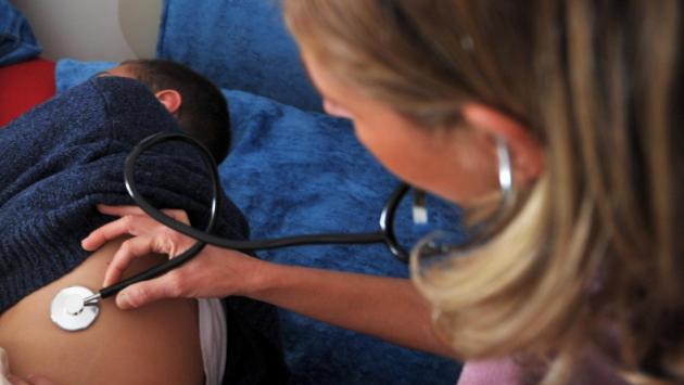 I pediatri: «Educate i bambini al mantenimento della distanza»