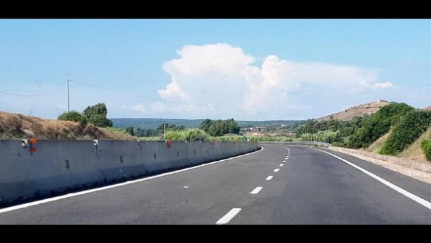 A 220 km/h su una superstrada in Sardegna, patente ritirata