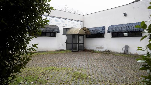 L'ex sede dei Marinai d'Italia «inagibile ma non pericolosa»