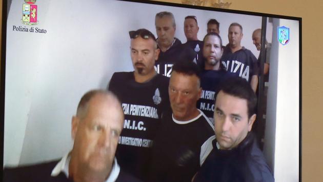 Evade (di nuovo) Johnny lo Zingaro. Era (di nuovo) in permesso premio