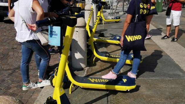 Giro di vite su casco e passeggeri «proibiti»