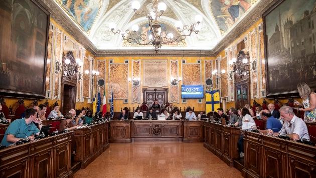 Partecipazione, la maggioranza si «ingarbuglia»