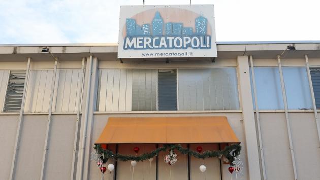 Mercatopoli, il deposito sempre più vuoto