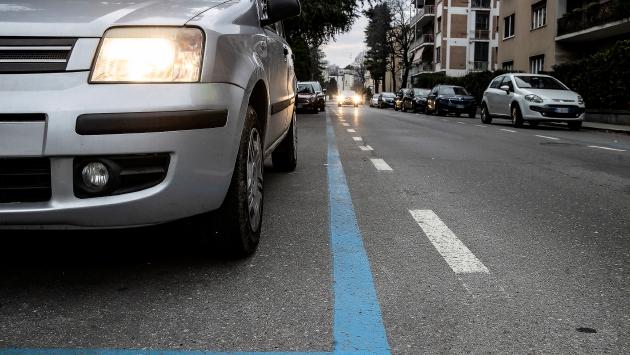 Piano sosta a due velocità: ecco le modifiche che slittano all'estate