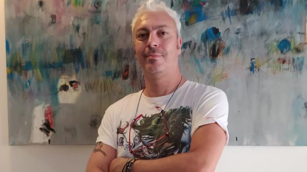 Thomas Arcari,  la passione per la grafica e la pittura anche dietro al bancone