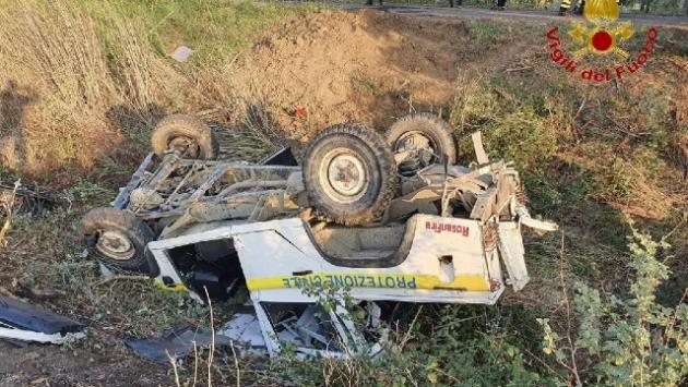 Mezzo della Protezione civile fuori strada, un morto a Pabillonis