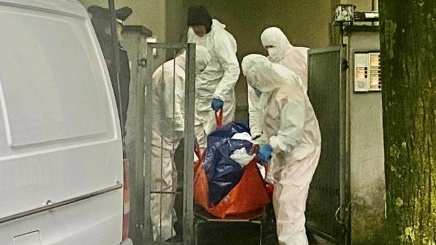 Il fucile? Illegale. La procura: «Omicidio premeditato»