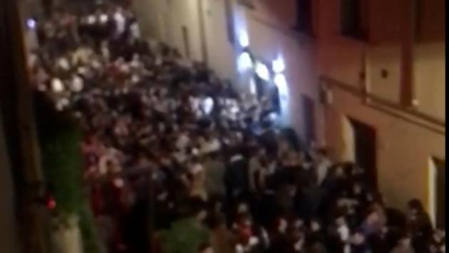I residenti: «Movide in Oltretorrente? Solo bevitori e spacciatori». Il Comune: «L'apertura delle strade è un valore»