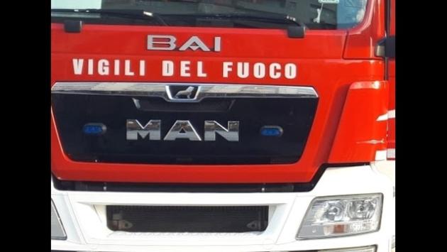 Camper in fiamme nel parcheggio delle Fiere