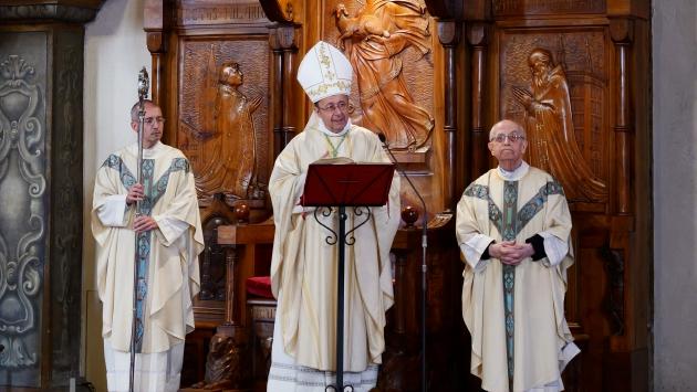 Ricomposta la cattedra di Colli, ieri la messa solenne del vescovo Solmi
