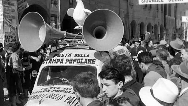 Altro che “social”: ai tempi degli altoparlanti, la politica era «ambulante»