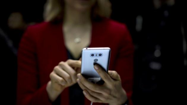 La conosce sui social: si spoglia, ma lei lo filma. Poi parte il ricatto: «Dammi 3.500 euro o diffondo le immagini»