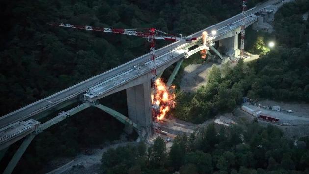 Autocisa, «esplode» il viadotto Gravagna: traffico riaperto tra Berceto e Pontremoli