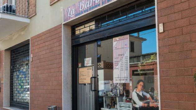 Derubata di notte la barberia di via Carducci