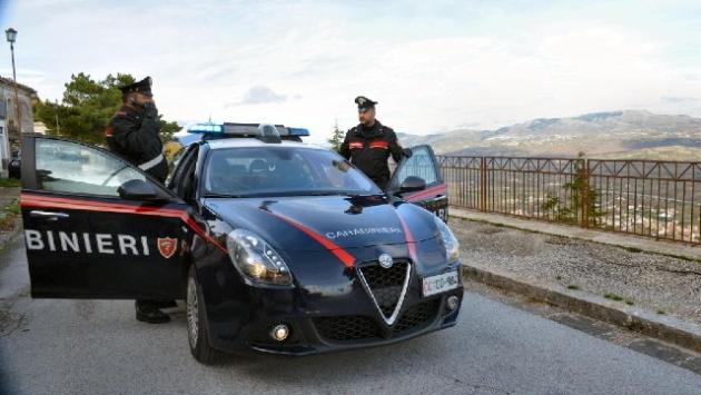 Trovato morto sull'argine dell'Arno, diverse coltellate