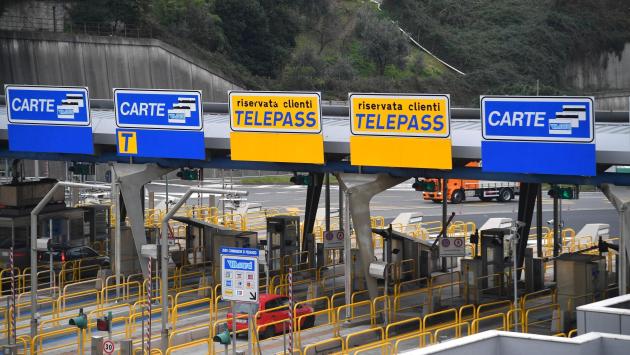 Dieci mesi al «furbetto» del Telepass