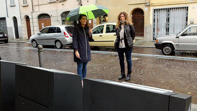 Plastica e barattoli si raccolgono anche sotto terra