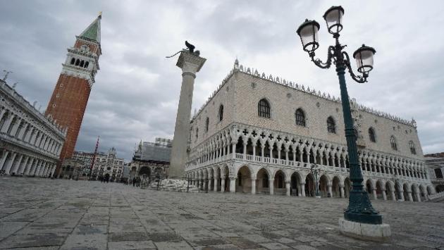 Il Mose salva Venezia,  piazza San Marco all'asciutto