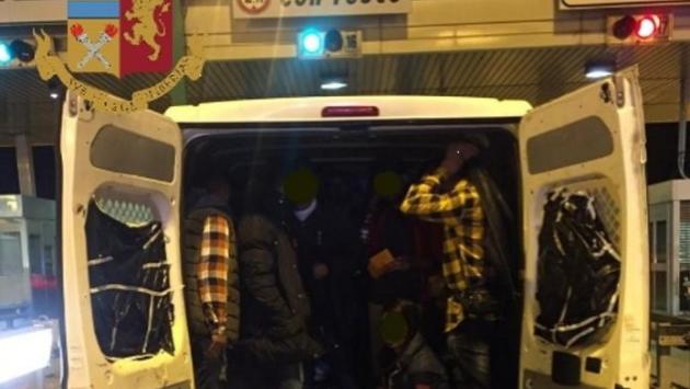 Traffico di clandestini: maxi condanne e super multe