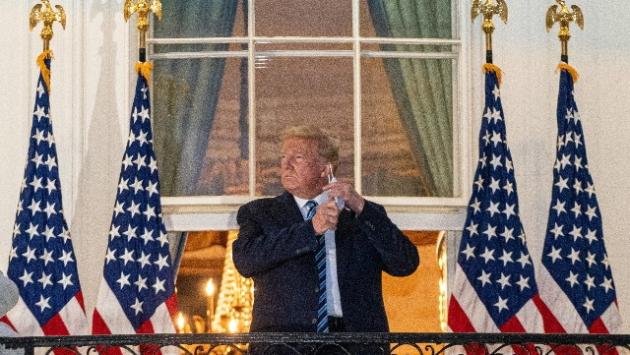 Trump torna alla Casa Bianca e toglie la mascherina: "Non fatevi condizionare dal virus"