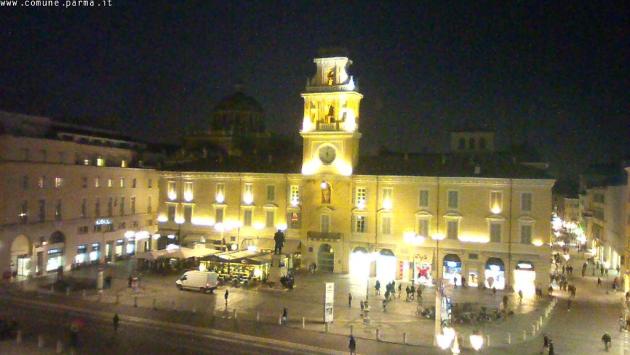 Domani il Municipio si illumina di verde per la giornata mondiale dei bambini affetti dalle patologie Pandas