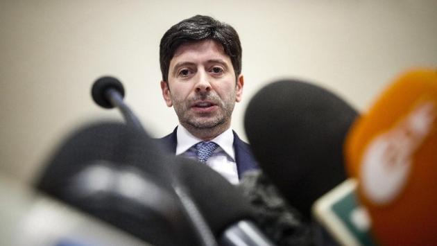 Speranza: "Inizia una fase nuova ma bisogna restare con piedi per terra".  Probabile l’estensione della quarta dose in vista dell’autunno